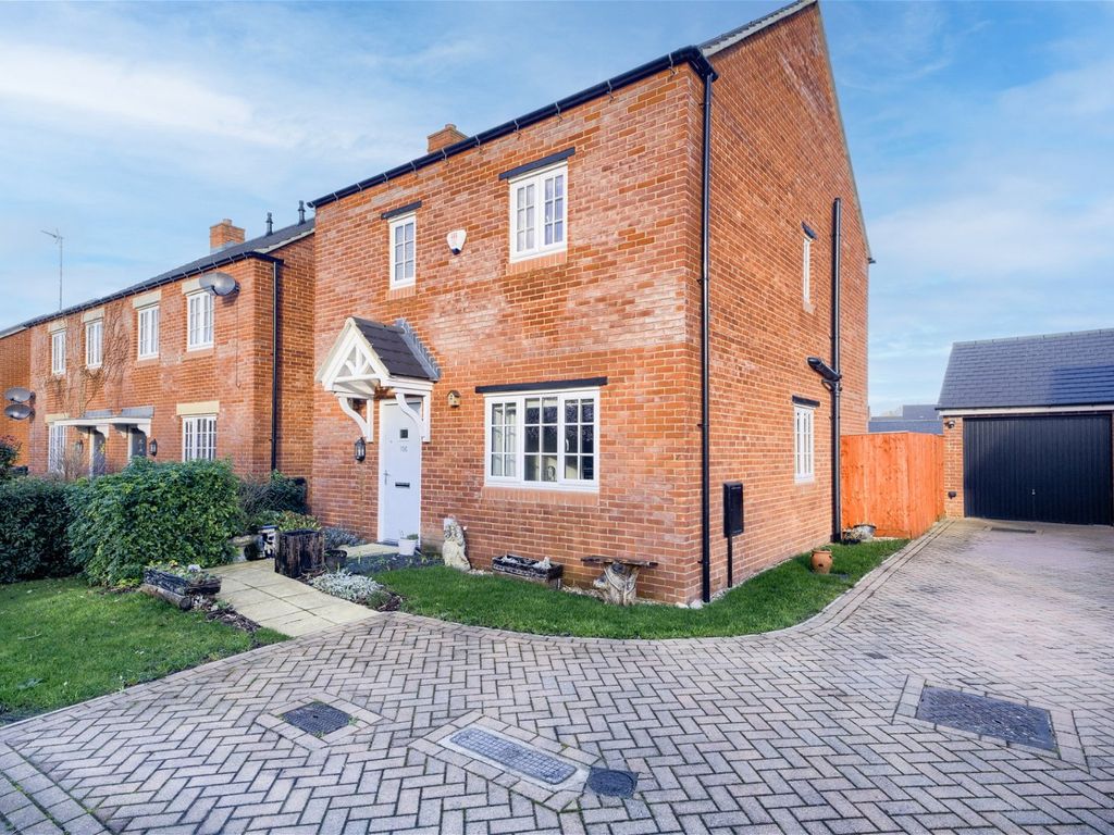 3 bed detached house for sale in Banbury, Banbury, Oxfordshire OX16, £