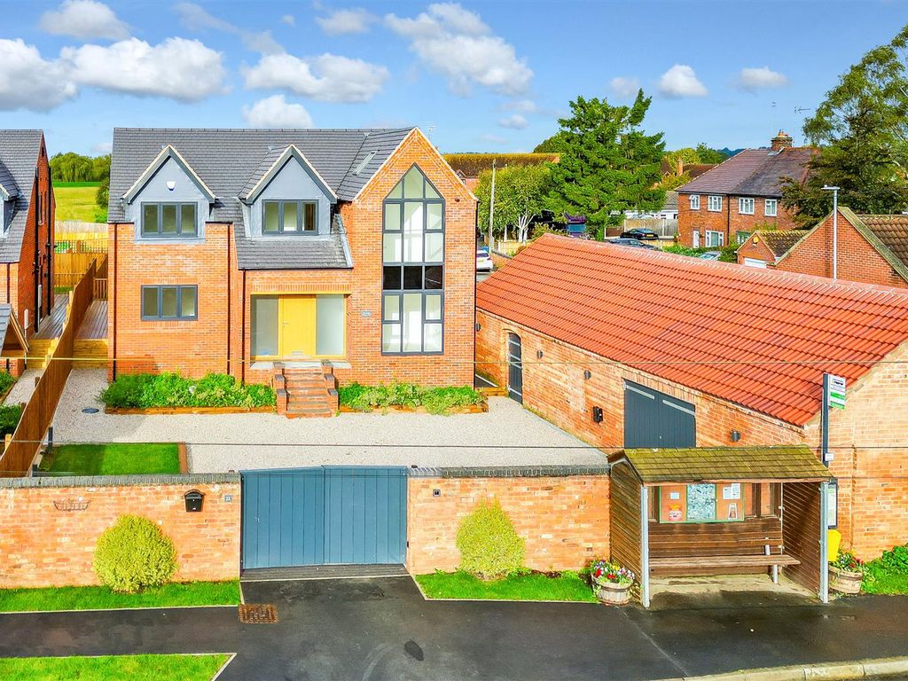 5 bed detached house for sale in Manor Road, BartonInFabis