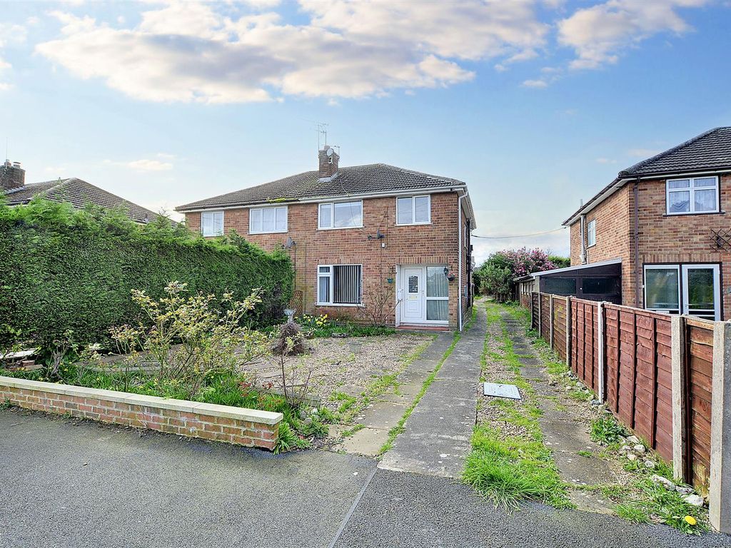 3 bed semidetached house for sale in Dovedale Avenue, Long Eaton