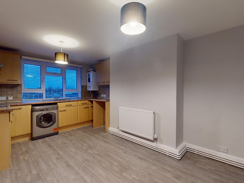 2 bed flat to rent in Reynolds Road, London W4, £1,750 pcm Zoopla