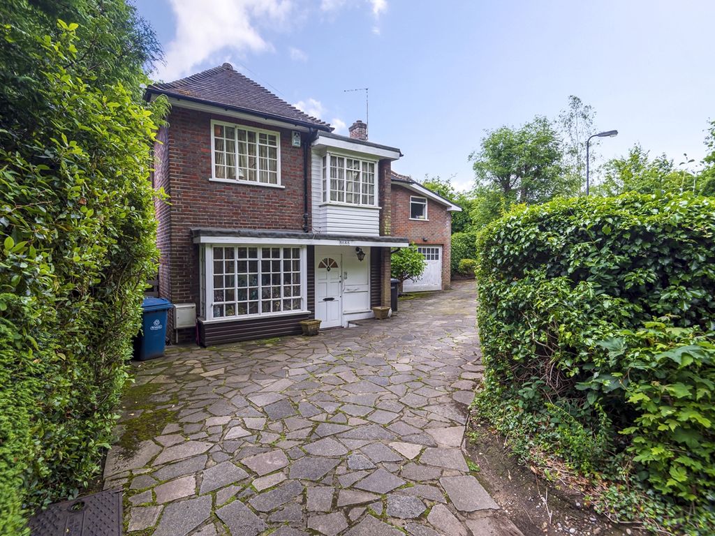 4 bed detached house for sale in Wood Lane, Stanmore HA7, £1,115,000