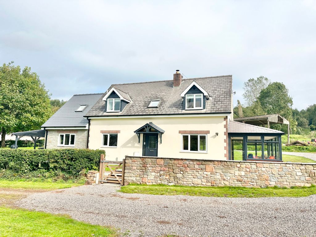 3 bed detached house to rent in The Bowery, Newland, Coleford GL16, £