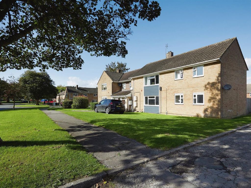 2 bed flat for sale in Sidbury Circular Road, Tidworth SP9, £150,000