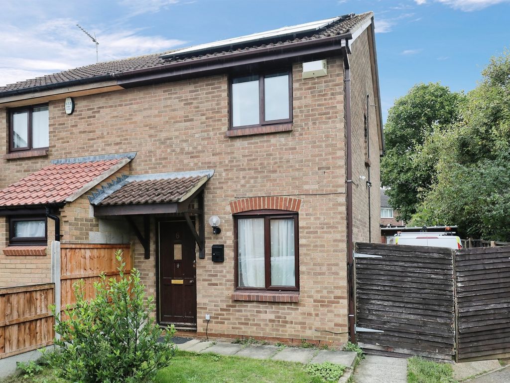 2 bed semidetached house for sale in Tiptoe Close, Northampton NN3, £