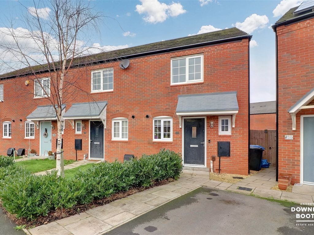 2 bed end terrace house for sale in Wishart Drive, Fradley, Lichfield