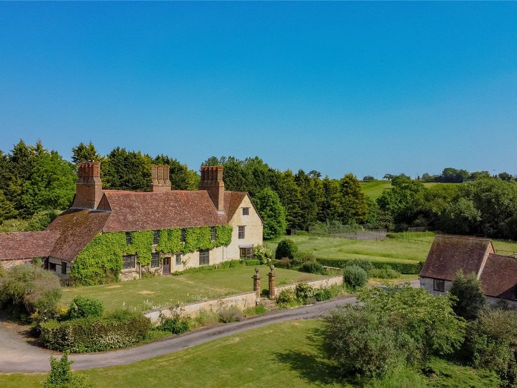 8 bed detached house for sale in Radclive, Buckingham MK18, £2,550,000