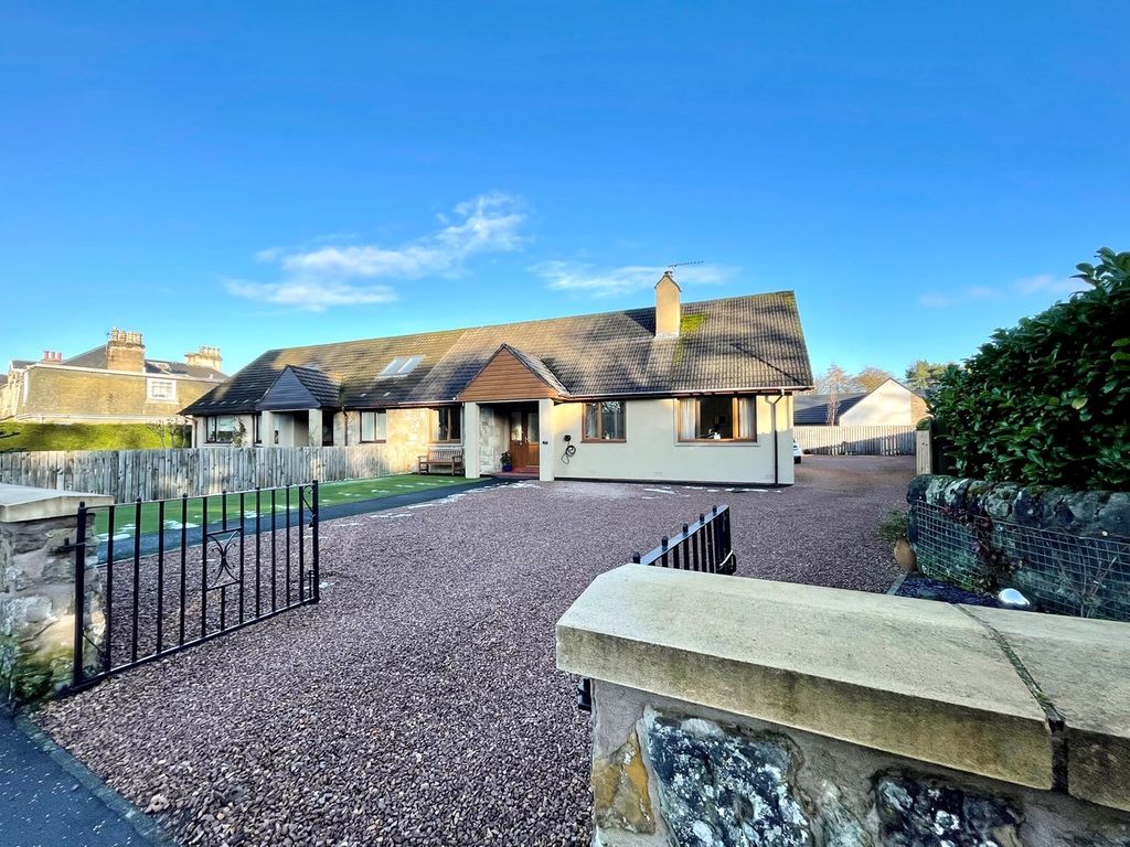 3 bed semidetached bungalow for sale in 29 Muirs, Kinross KY13, £299,000 Zoopla