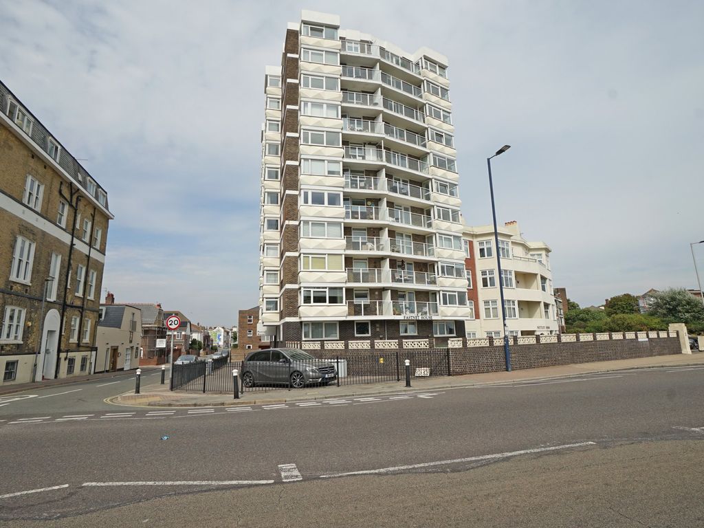1 bed flat for sale in South Parade, Southsea PO5 Zoopla