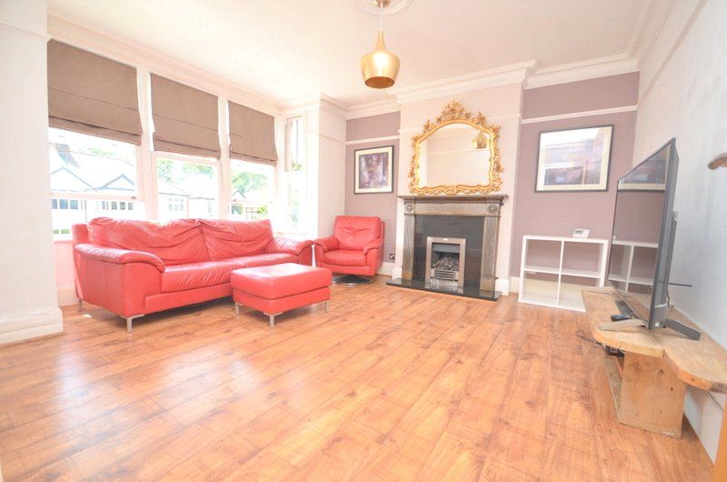 3 bed flat to rent in Heath Park Road, Romford, Essex RM2 Zoopla