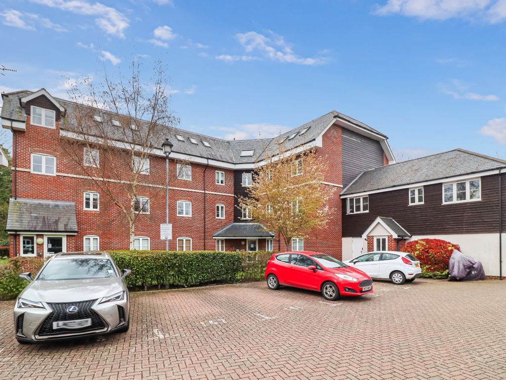 3 bed flat for sale in Wharf Way, Hunton Bridge, Kings Langley WD4 Zoopla