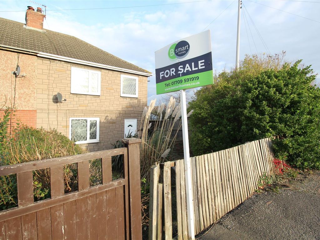 3 bed semidetached house for sale in Wath Road, Brampton, Barnsley S73