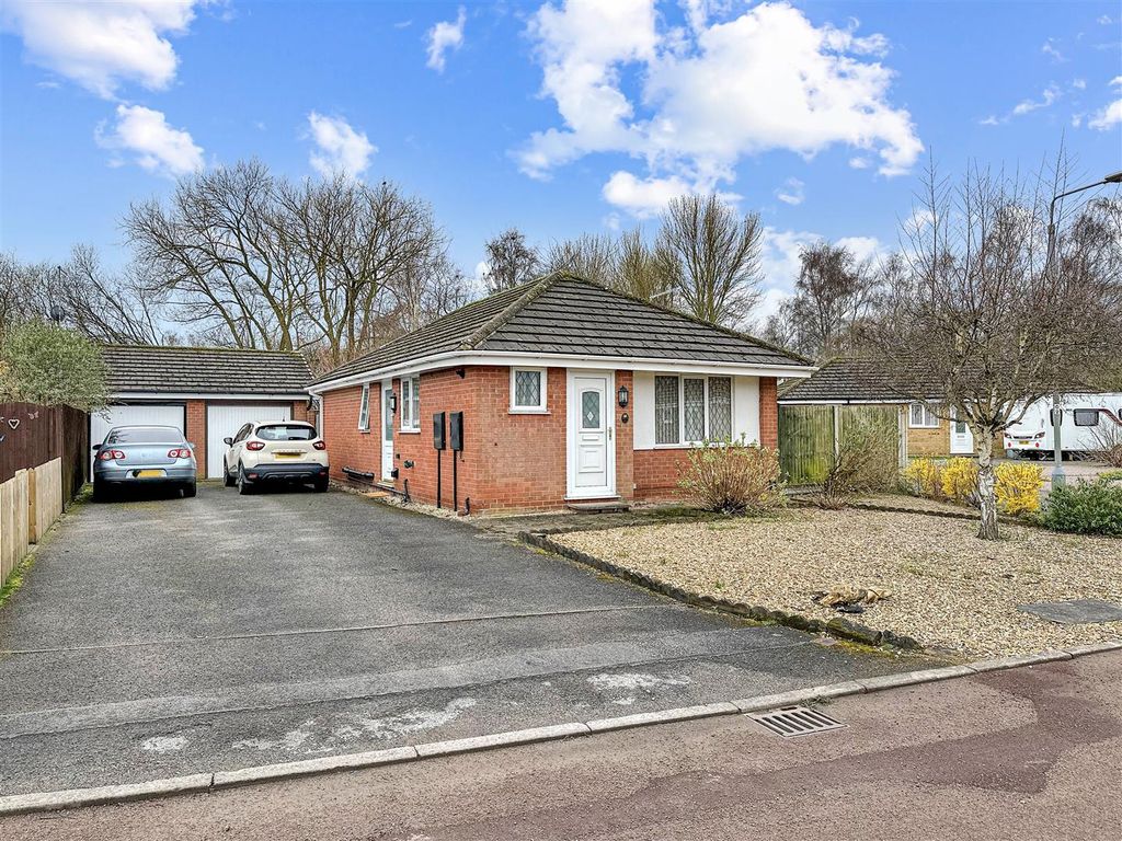 2 bed detached bungalow for sale in Orchid Close, New Balderton, Newark