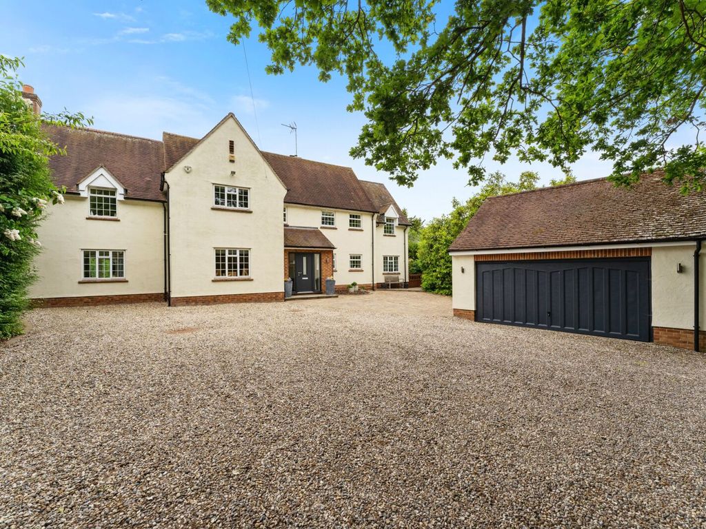 5 bed detached house for sale in Rye Street, Stortford