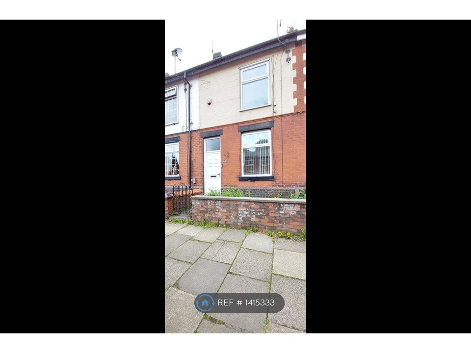 2 bed terraced house to rent in Robertson Street, Radcliffe, Manchester