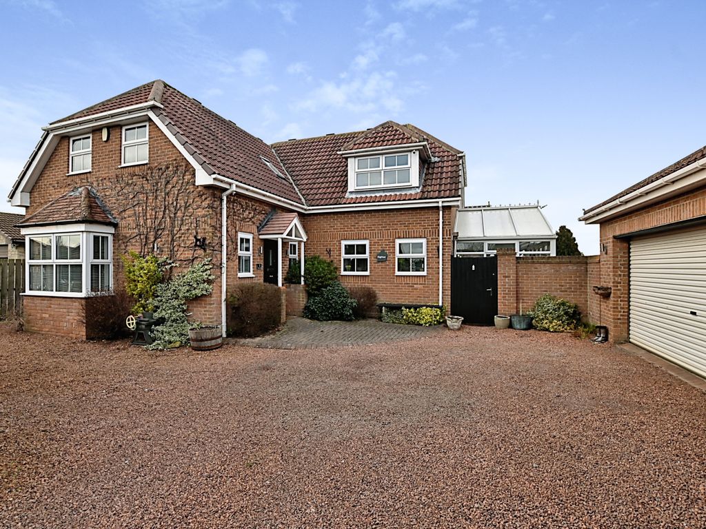4 bed detached house for sale in Merrington Close, New Hartley, Whitley