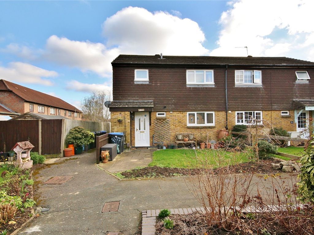 3 bed semidetached house for sale in Conista Court, Goldsworth Park