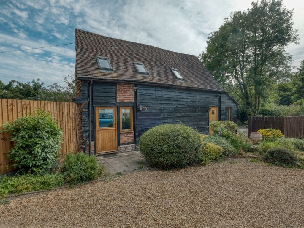 2 bed barn conversion for sale in Droitwich Road, Feckenham, Redditch