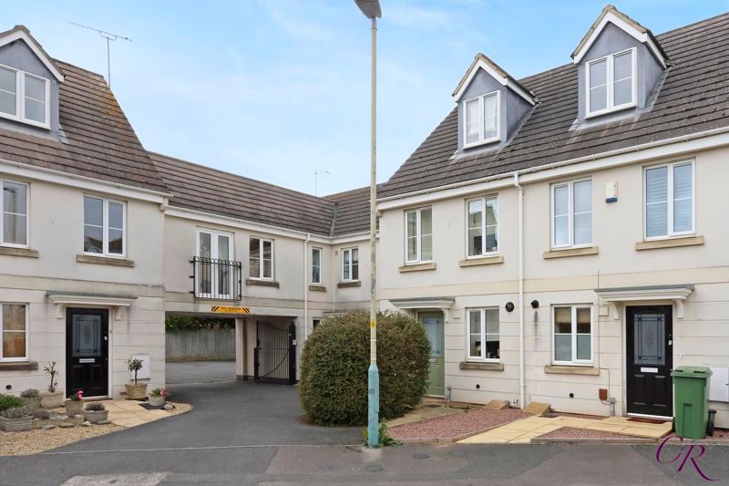 3 bed end terrace house for sale in Rosebay Gardens, Cheltenham GL51, £