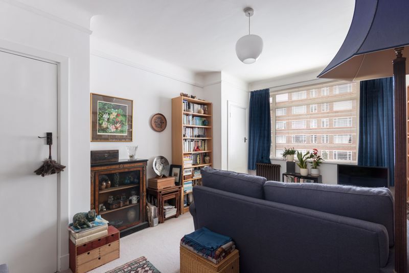 1 bed flat for sale in Balham High Road, London SW17, £370,000 Zoopla