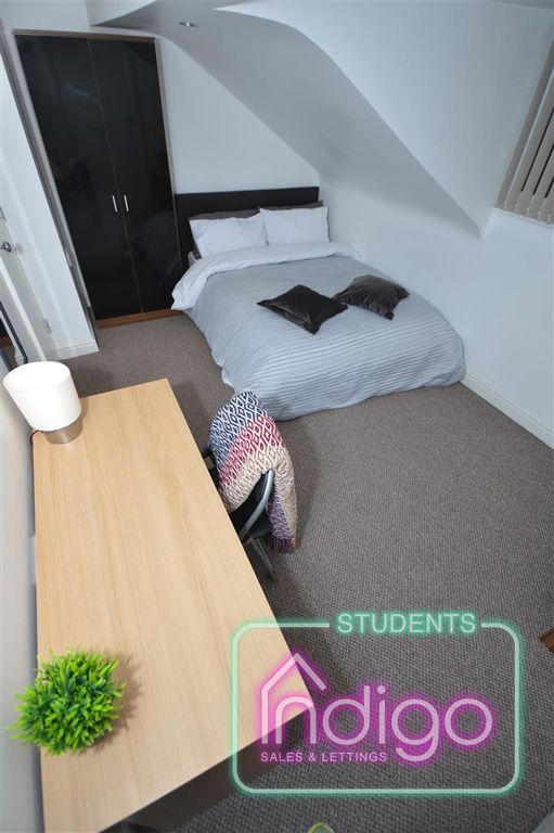 Room to rent in Water Street, NewcastleUnderLyme ST5 Zoopla