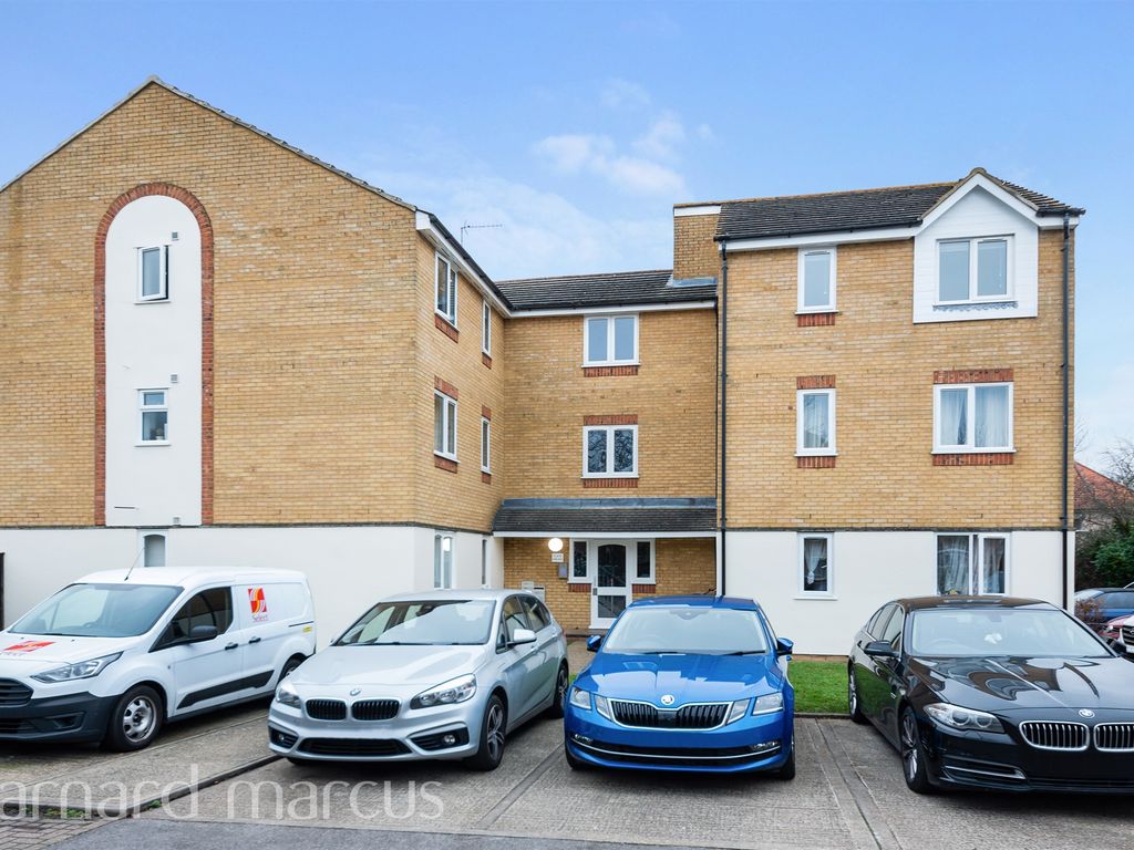 2 bed flat for sale in Redford Close, Feltham TW13, £250,000 Zoopla