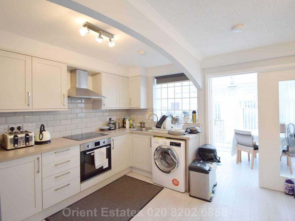 Audax, Lower Strand, London NW9