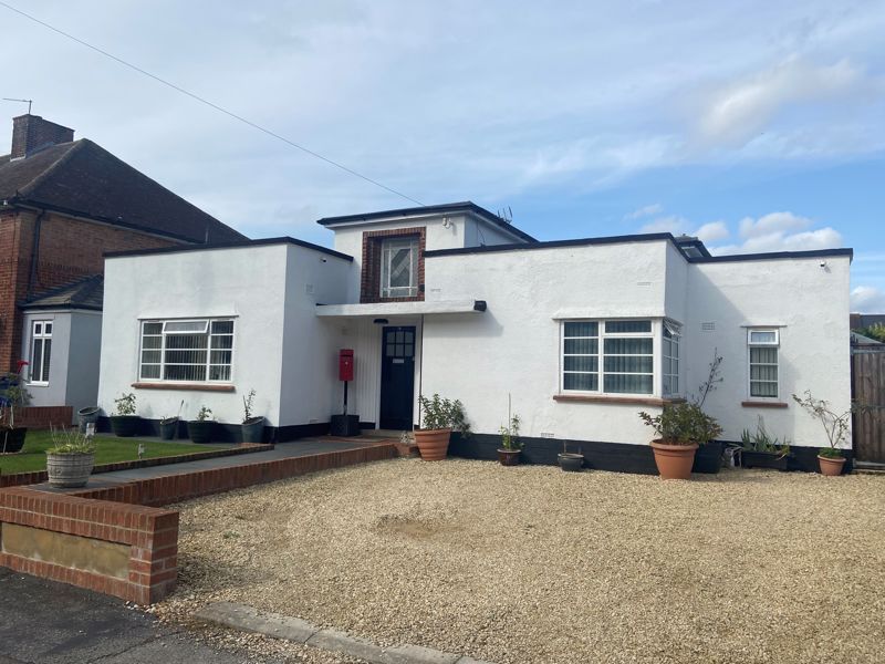 3 bed property for sale in Priory Road, Bicester OX26, £525,000 Zoopla