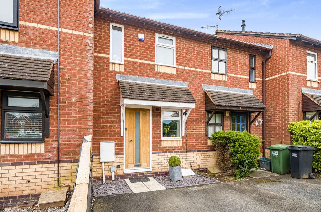 1 bed terraced house for sale in Meadow Road, Droitwich, Worcestershire
