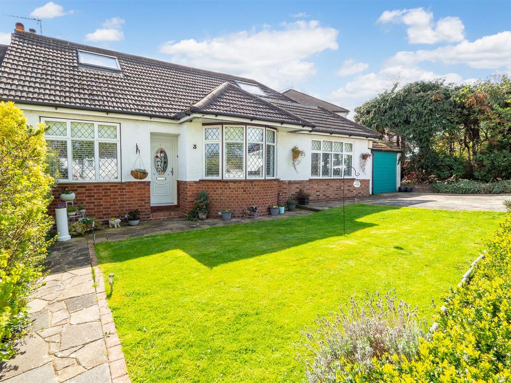5 bed semidetached bungalow for sale in Benfleet Close, Sutton SM1