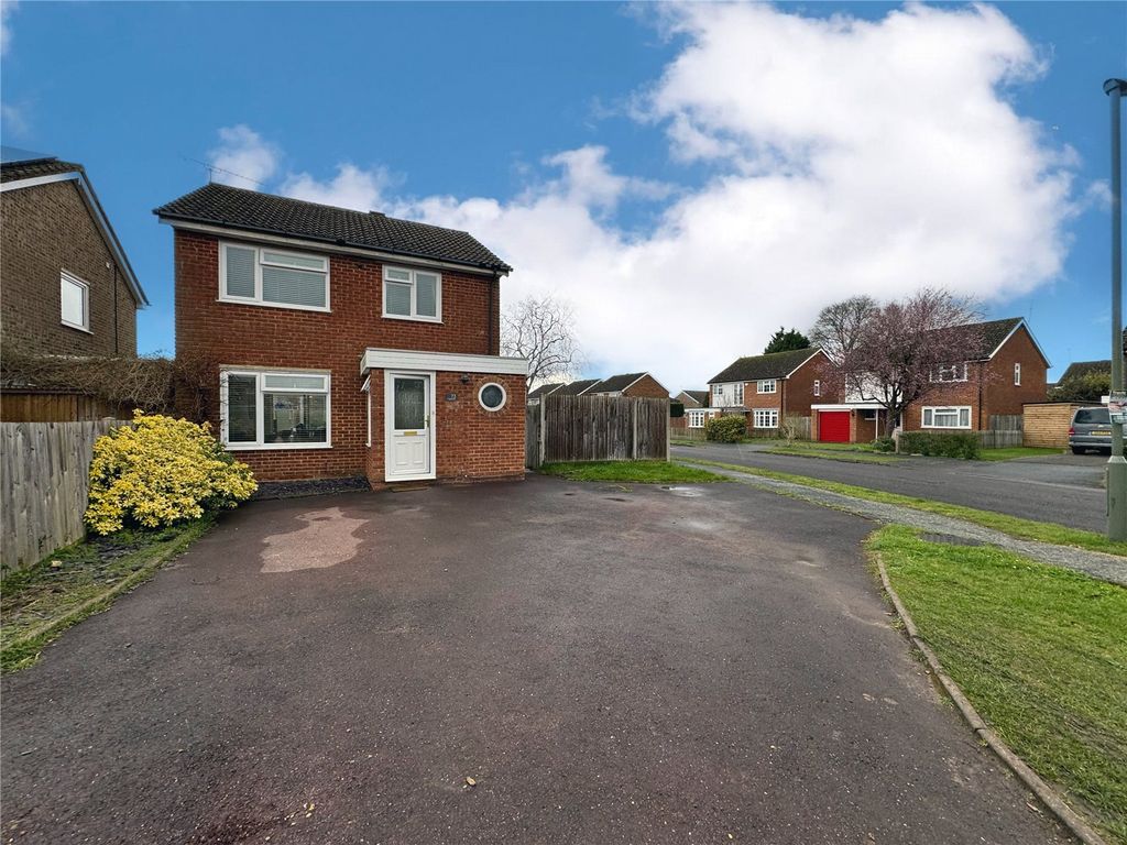 3 bed detached house for sale in Badshot Park, Badshot Lea, Farnham
