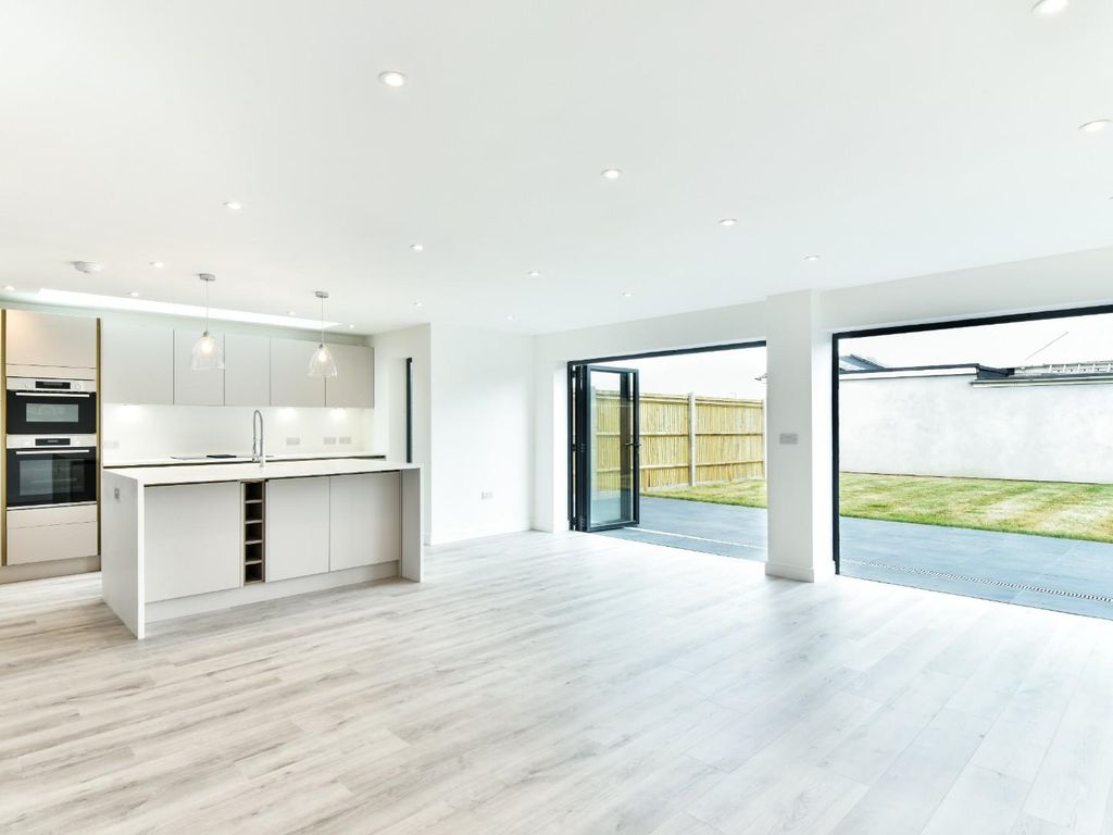 4 bed property for sale in Harbour Way, ShorehamBySea BN43 Zoopla