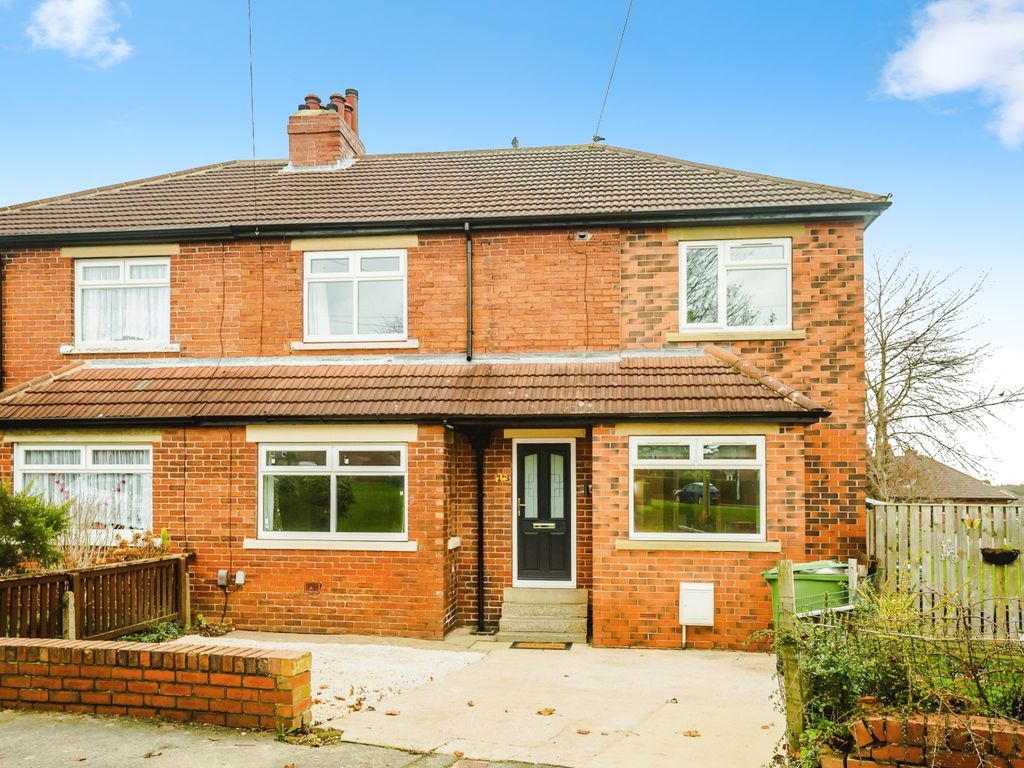 4 bed semidetached house for sale in Sunnyhill Crescent, Wrenthorpe, Wakefield, West Yorkshire
