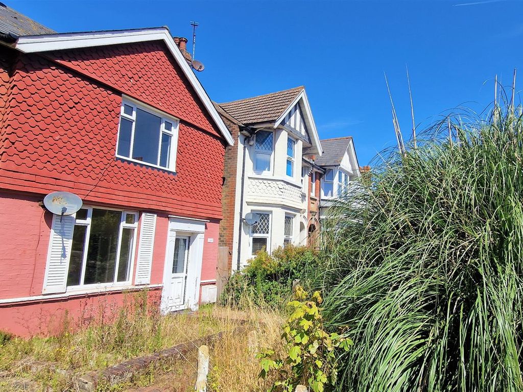 2 bed end terrace house for sale in Whitley Road, Eastbourne BN22, £