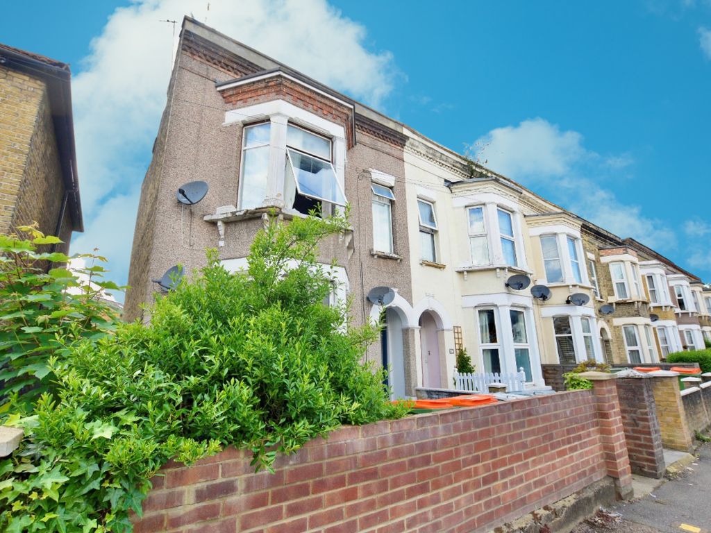 2 bed flat for sale in Avenue Road, London E7 Zoopla