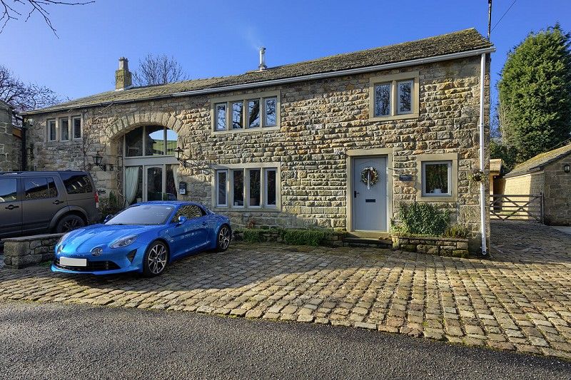 2 bed barn conversion for sale in Wycoller Road, Trawden, Colne