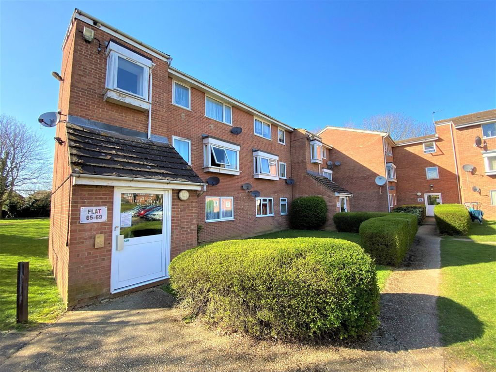 2 bed flat for sale in Evergreen Way, Hayes, Middlesex UB3 Zoopla