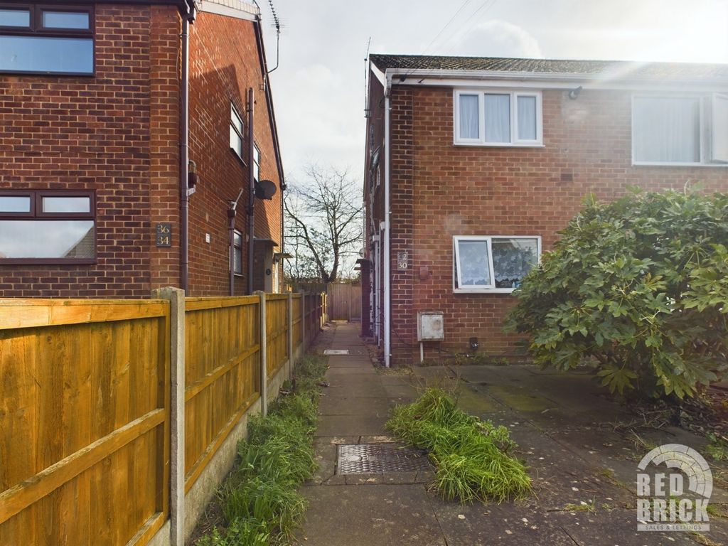 2 bed to rent in Shirlett Close, Aldermans Green, Coventry
