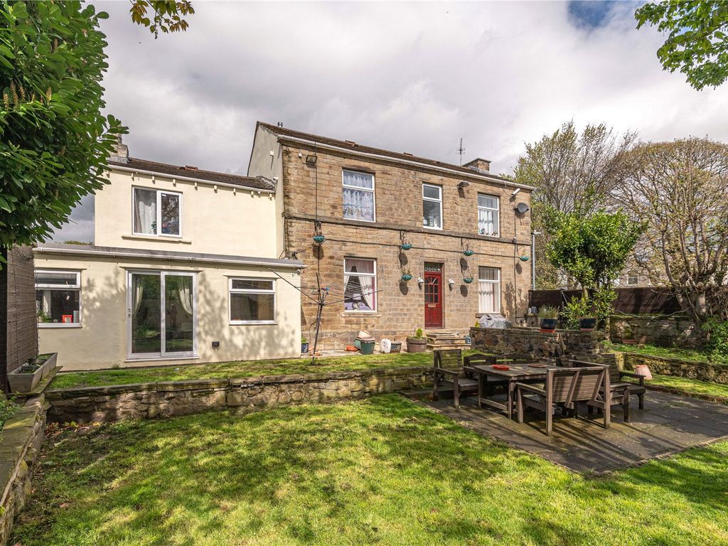4 bed detached house for sale in William Street, Ravensthorpe, Dewsbury