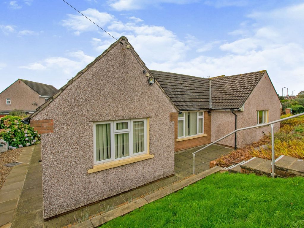 3 bed detached bungalow for sale in Highfield Road, Pontllanfraith