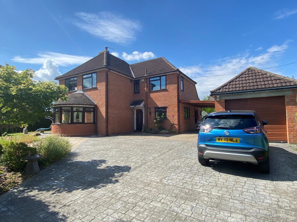 5 bed detached house for sale in Ilchester Road, Yeovil, Somerset BA21