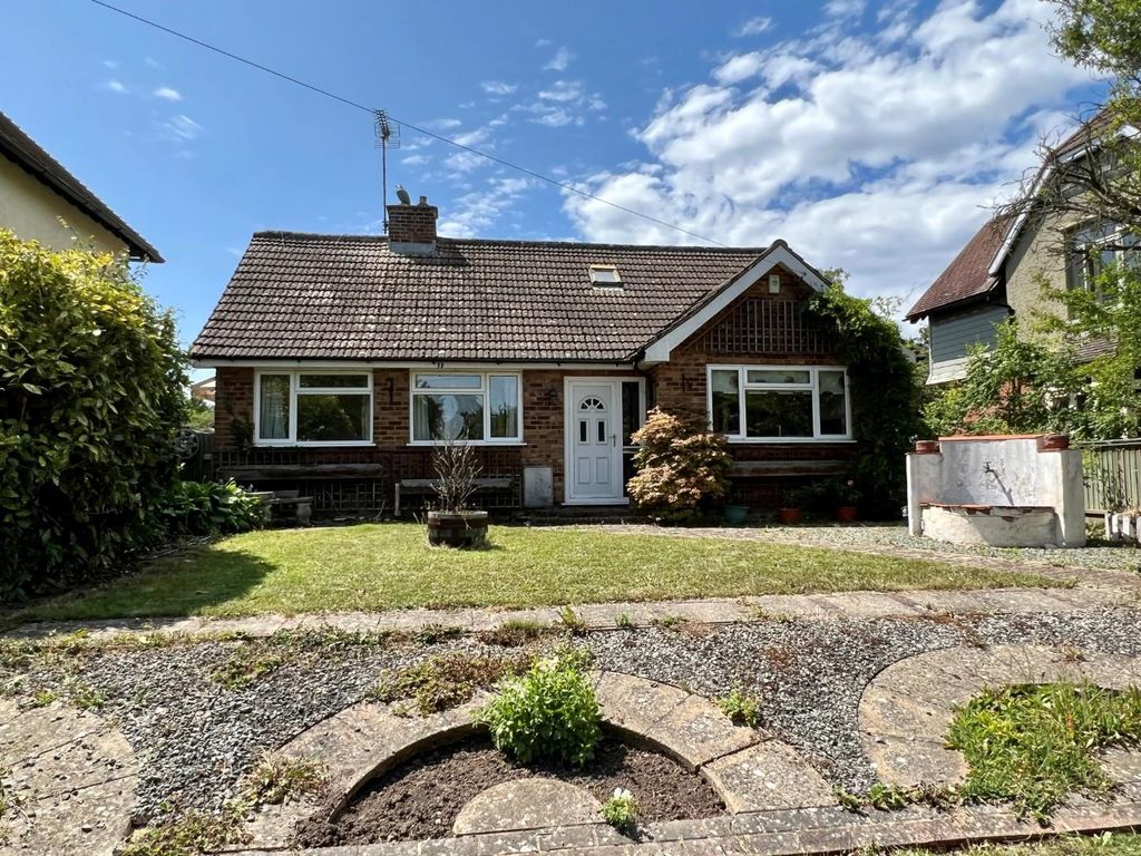 2 bed detached bungalow for sale in Hamstreet, Ashford TN26 Zoopla