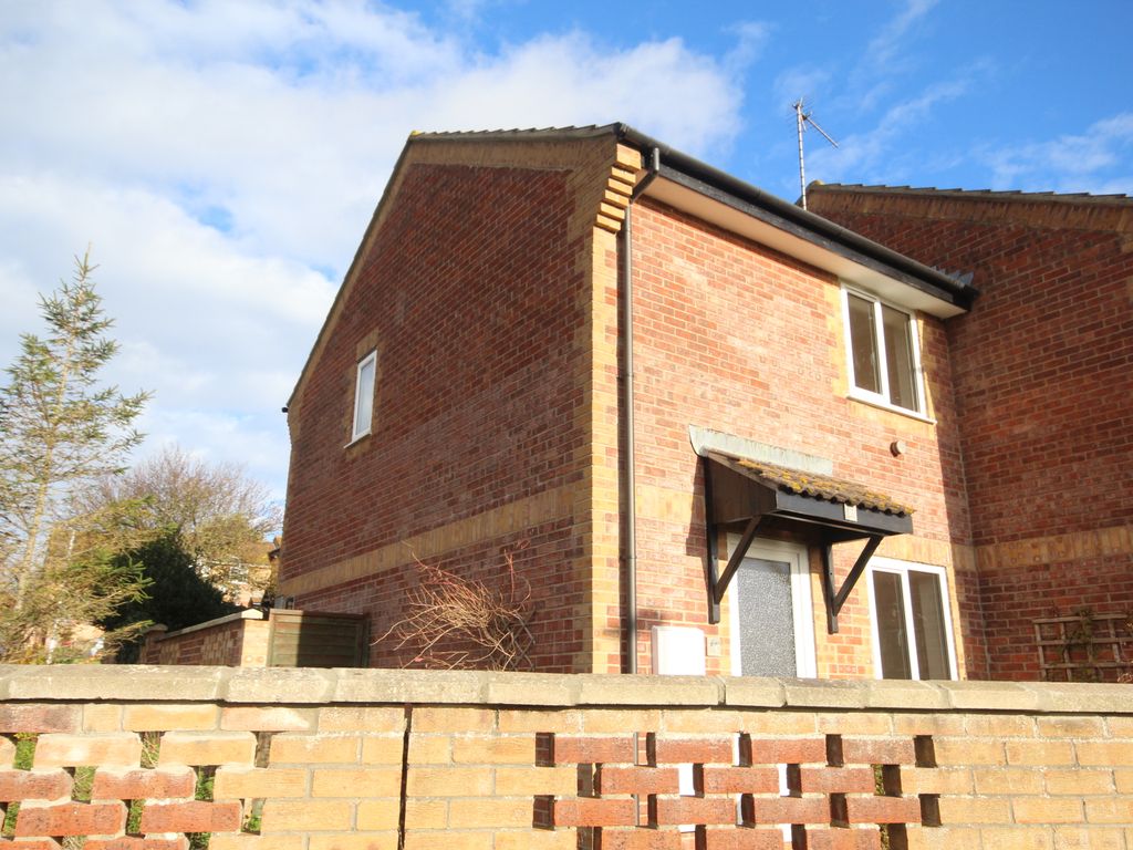 2 bed property to rent in Wills Road, Bridgwater TA6, £1,050 pcm Zoopla