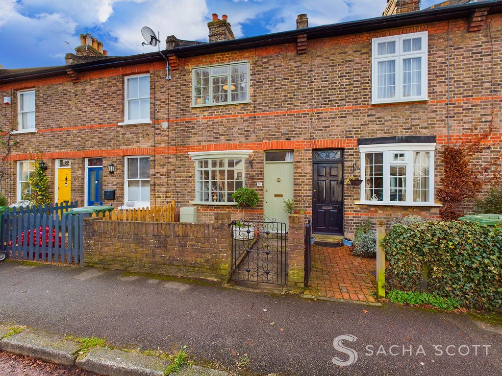 2 bed terraced house to rent in Albert Road, Epsom KT17, £1,900 pcm