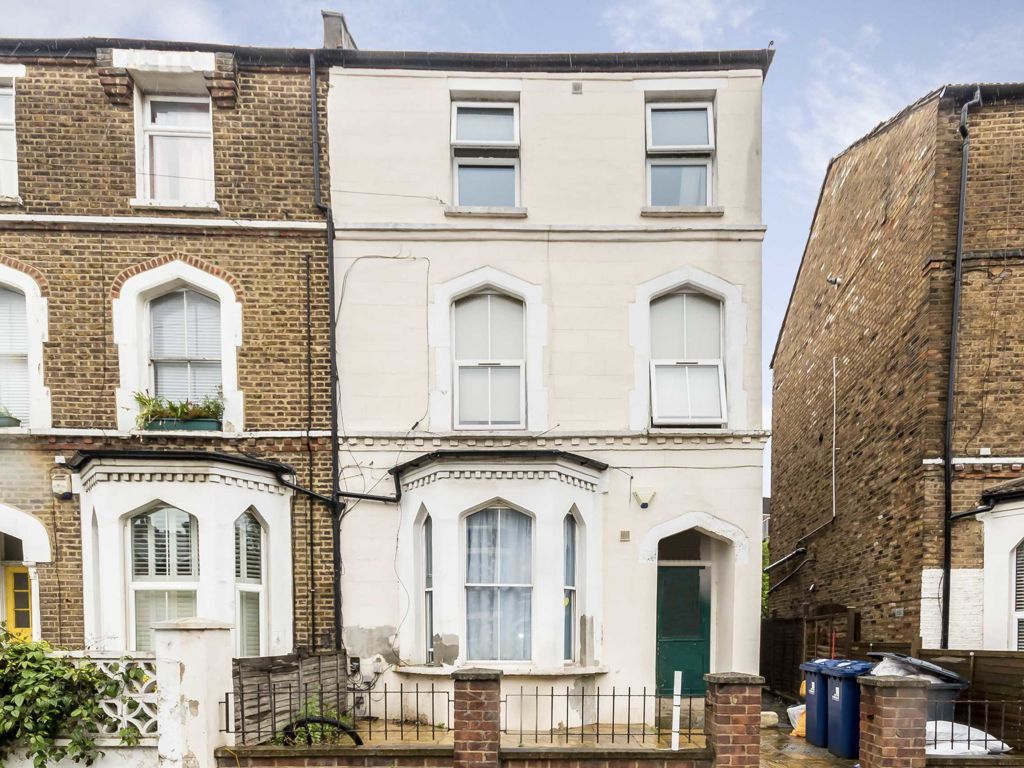 3 bed flat to rent in York Road, London W3 Zoopla