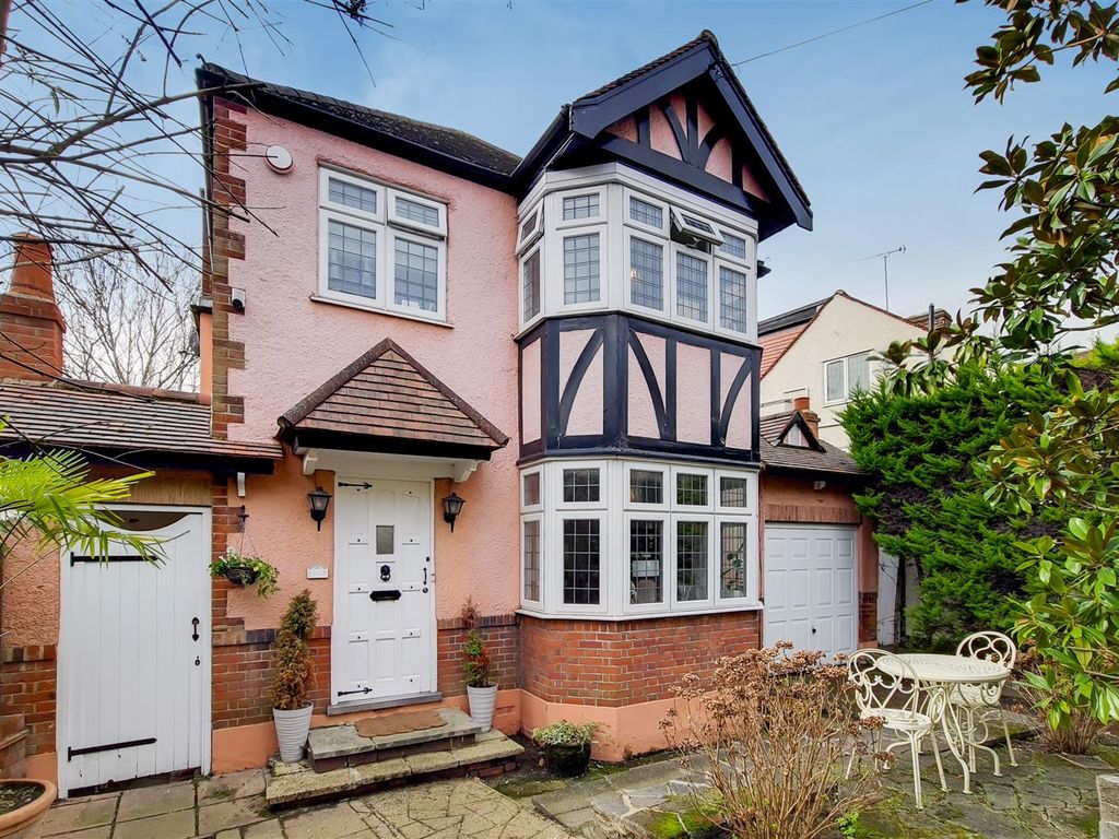 Hadley Way, Winchmore Hill N21