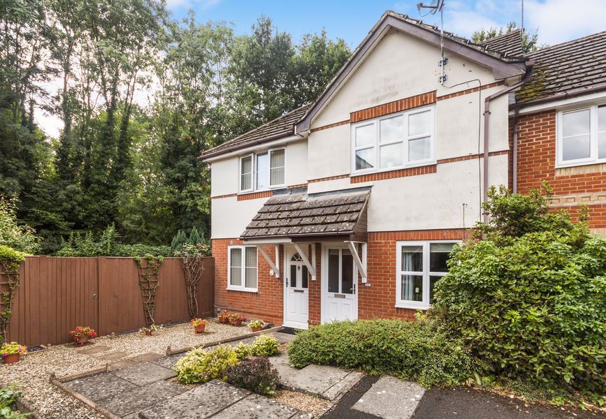 1 bed terraced house to rent in Davy Close, Wokingham RG40, £1,100 pcm Zoopla