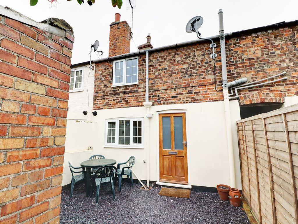 2 bed terraced house for sale in Burnham Road, Epworth DN9, £139,950