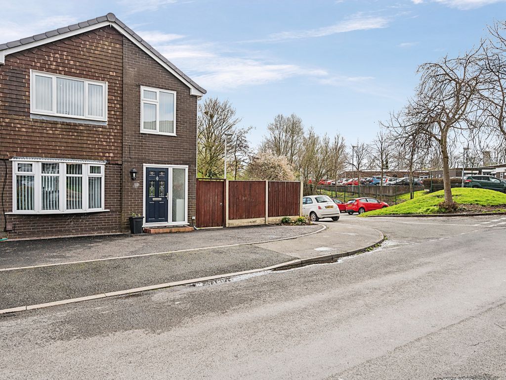 3 bed detached house for sale in Lincoln Close, Runcorn WA7, £250,000