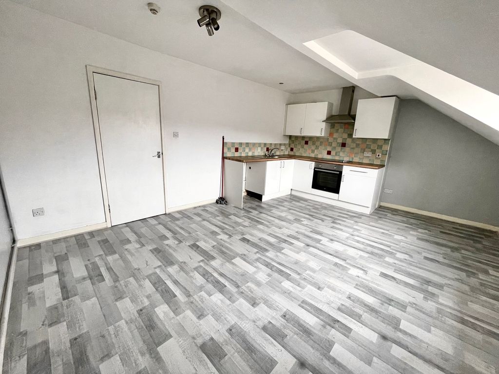 1 bed flat to rent in High Street, Barry CF62 Zoopla