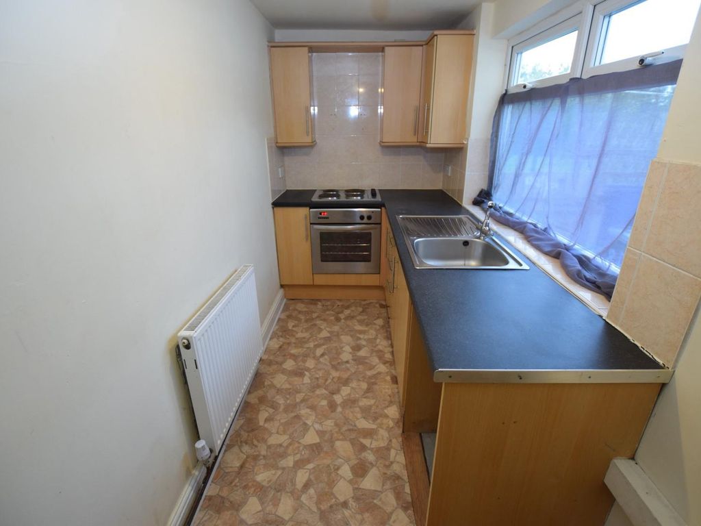 2 bed terraced house to rent in Raglan Road, Burnley BB11, £450 pcm